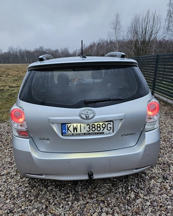 Toyota Verso cena 19999 przebieg: 360000, rok produkcji 2010 z Warszawa małe 407